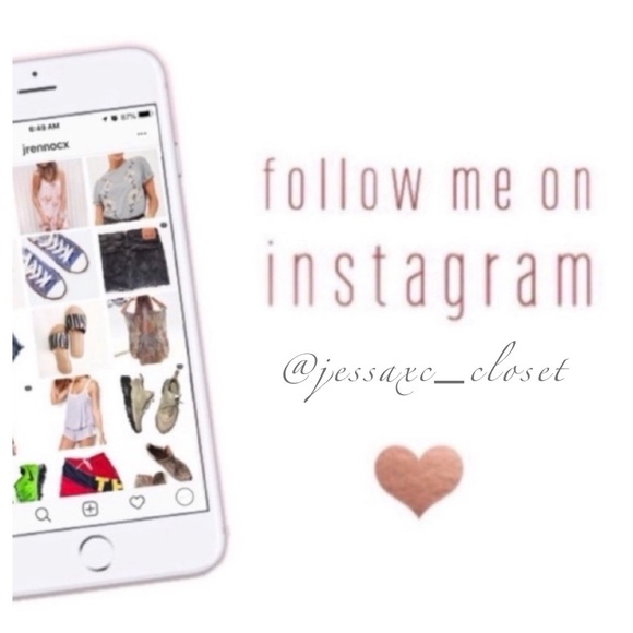 Poshmark Ambassador ⋆ Fast Shipper ⋆ Top Seller - Picture 4 of 4